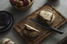 パンの美味しさを引き出す、上質なパン切りナイフ